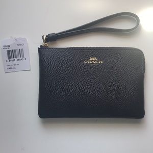 Coach f58032 NWT Navy Blue wristlet